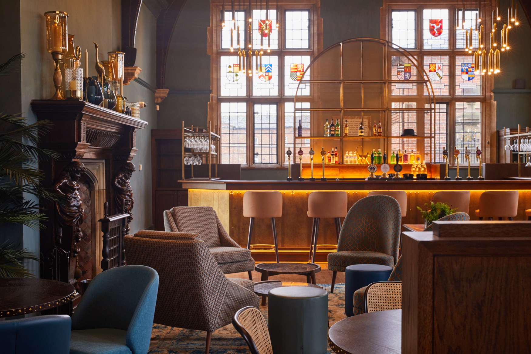 alderley park churchill tree modern bar area with comfy seating